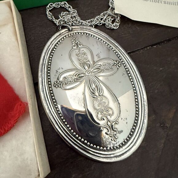 1972 Towle STERLING 12 Days Of Christmas Ornament Medallion 2 Turtle Doves Cross - Picture 5 of 5